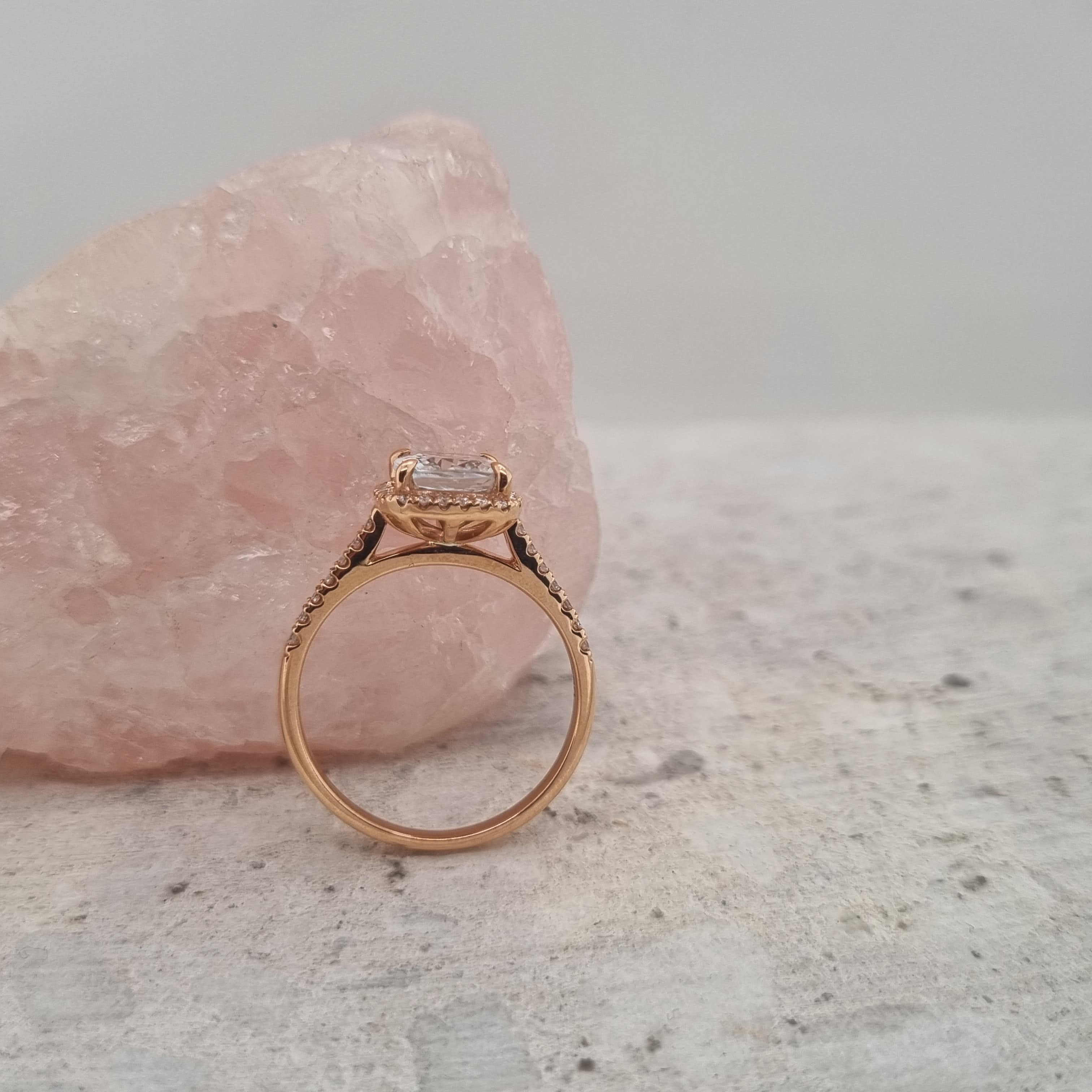 18ct Rose Gold Aquamarine and Diamond ring