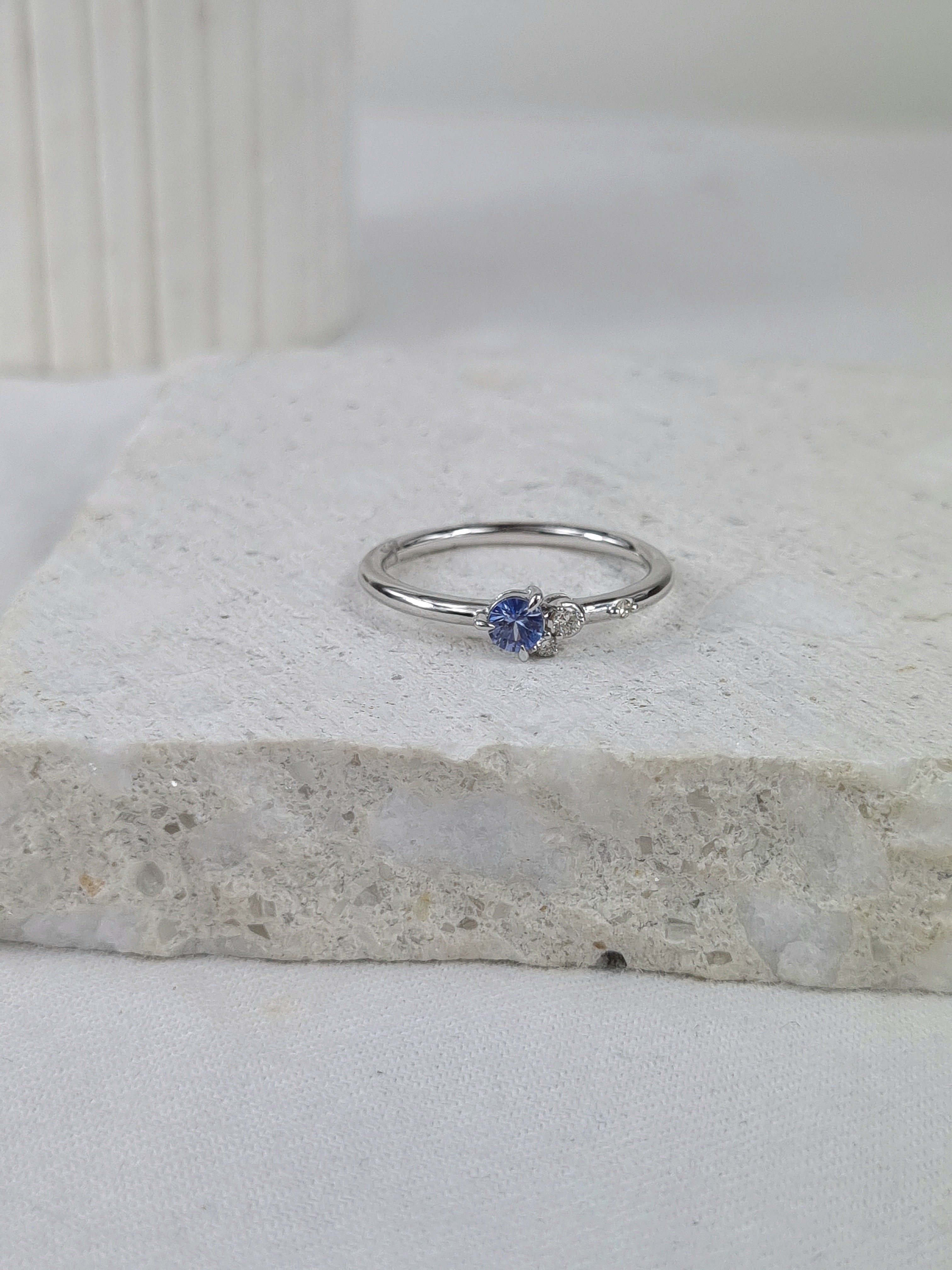 9ct White Gold Ceylon Sapphire and Diamond ring