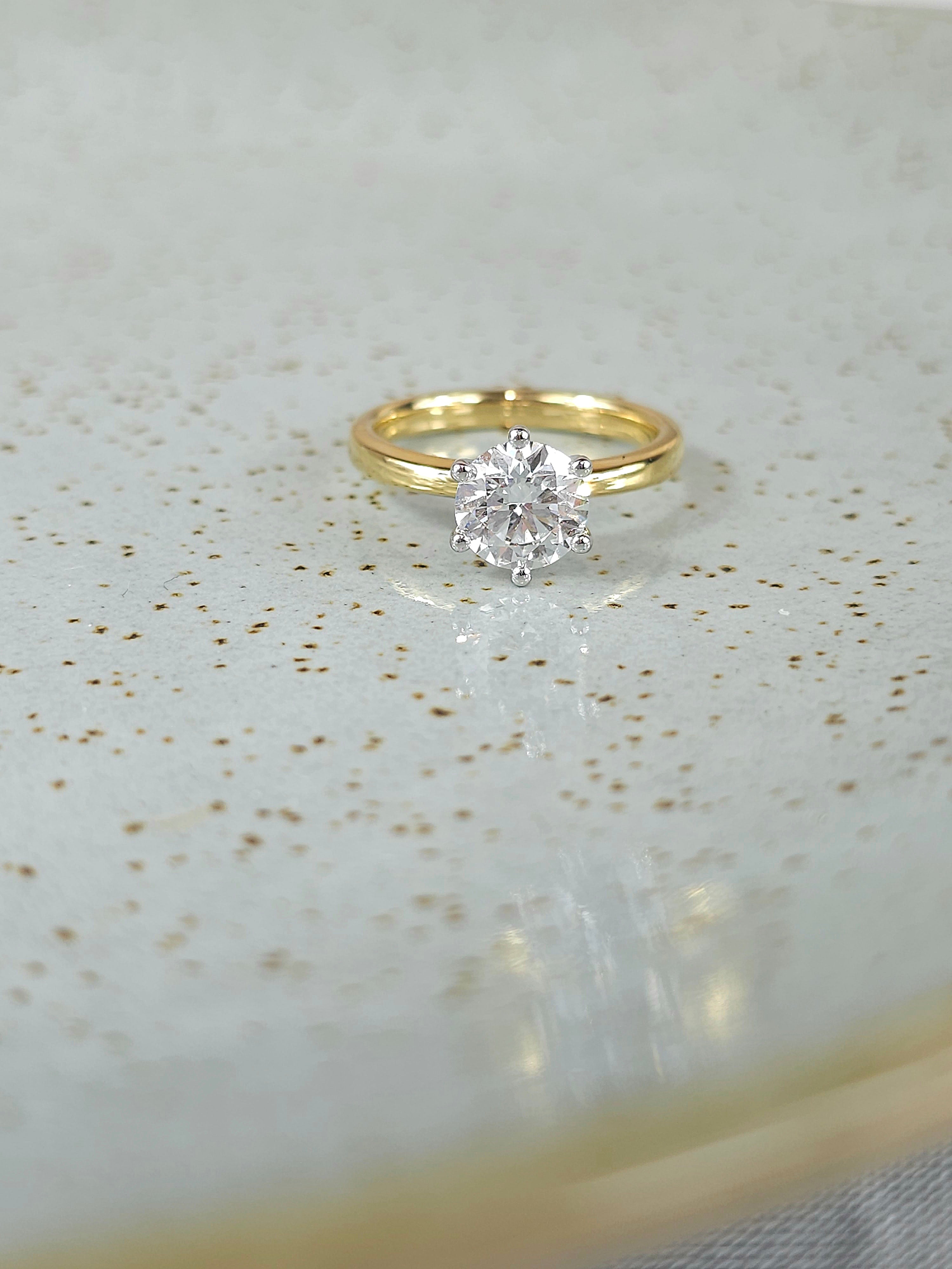 18ct Yellow and White Gold Lab-Grown Round Brilliant cut Diamond engagement ring, 1.50ct centre