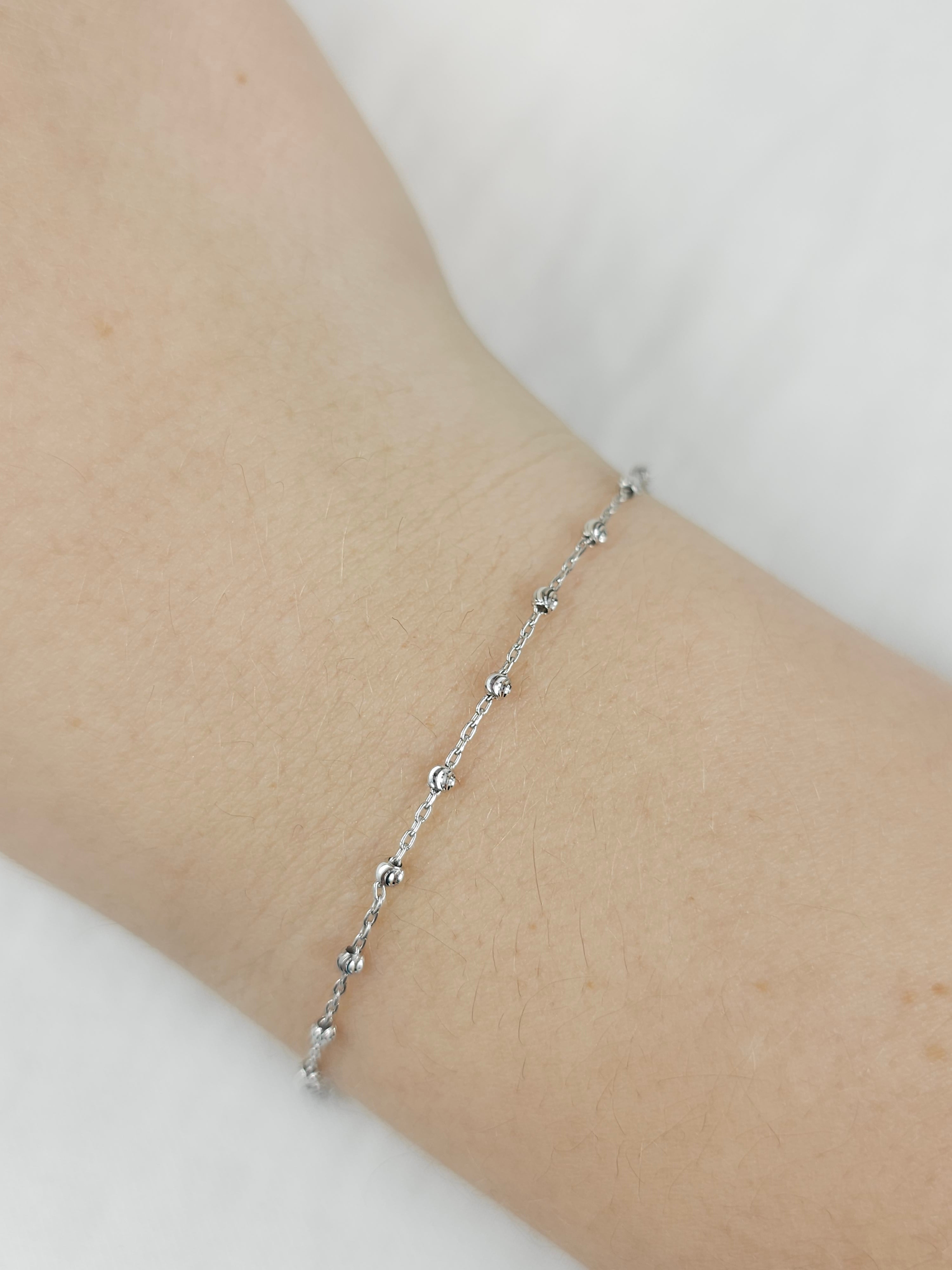 9ct White Gold Ball bracelet