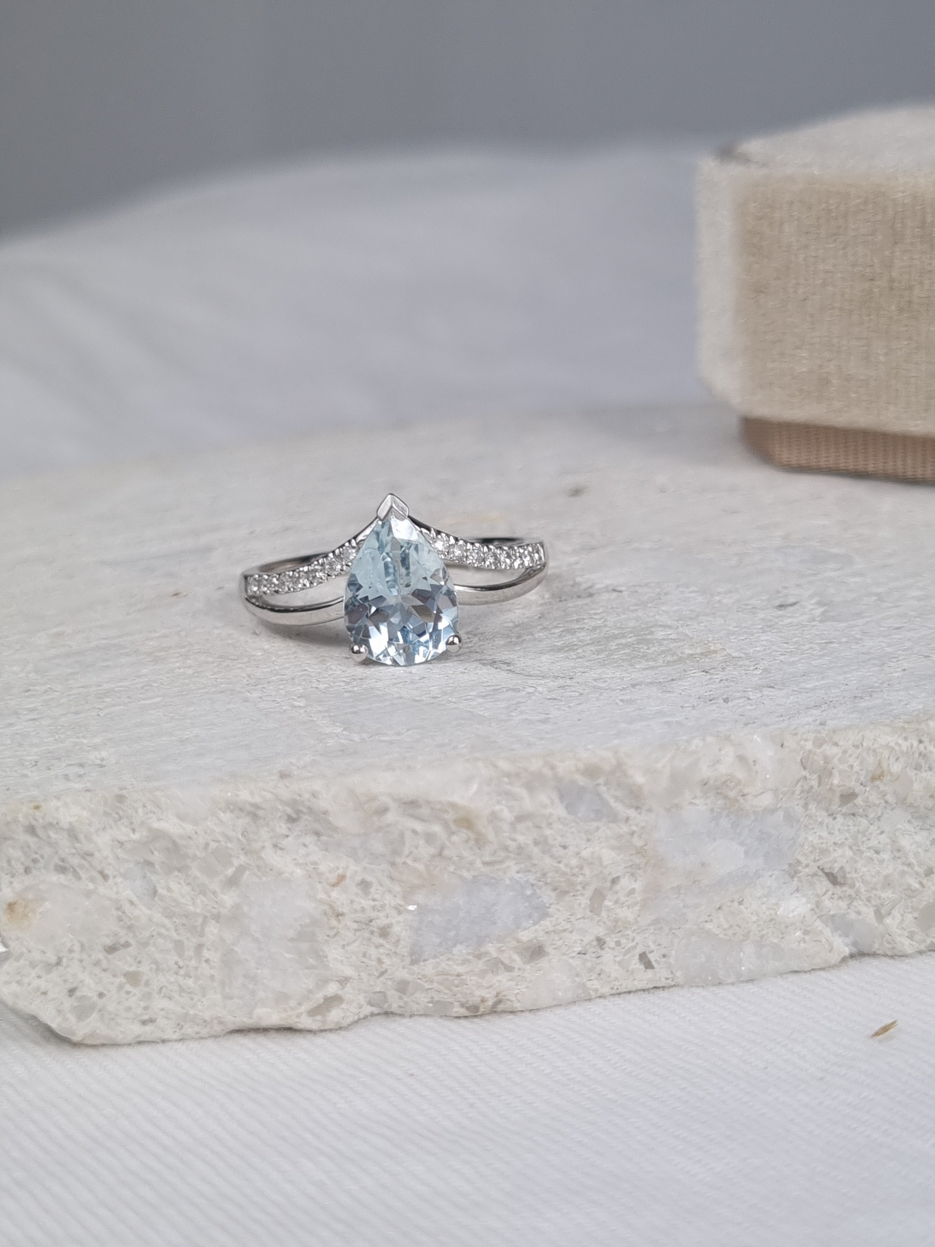 18ct White Gold Aquamarine and Diamond dress ring