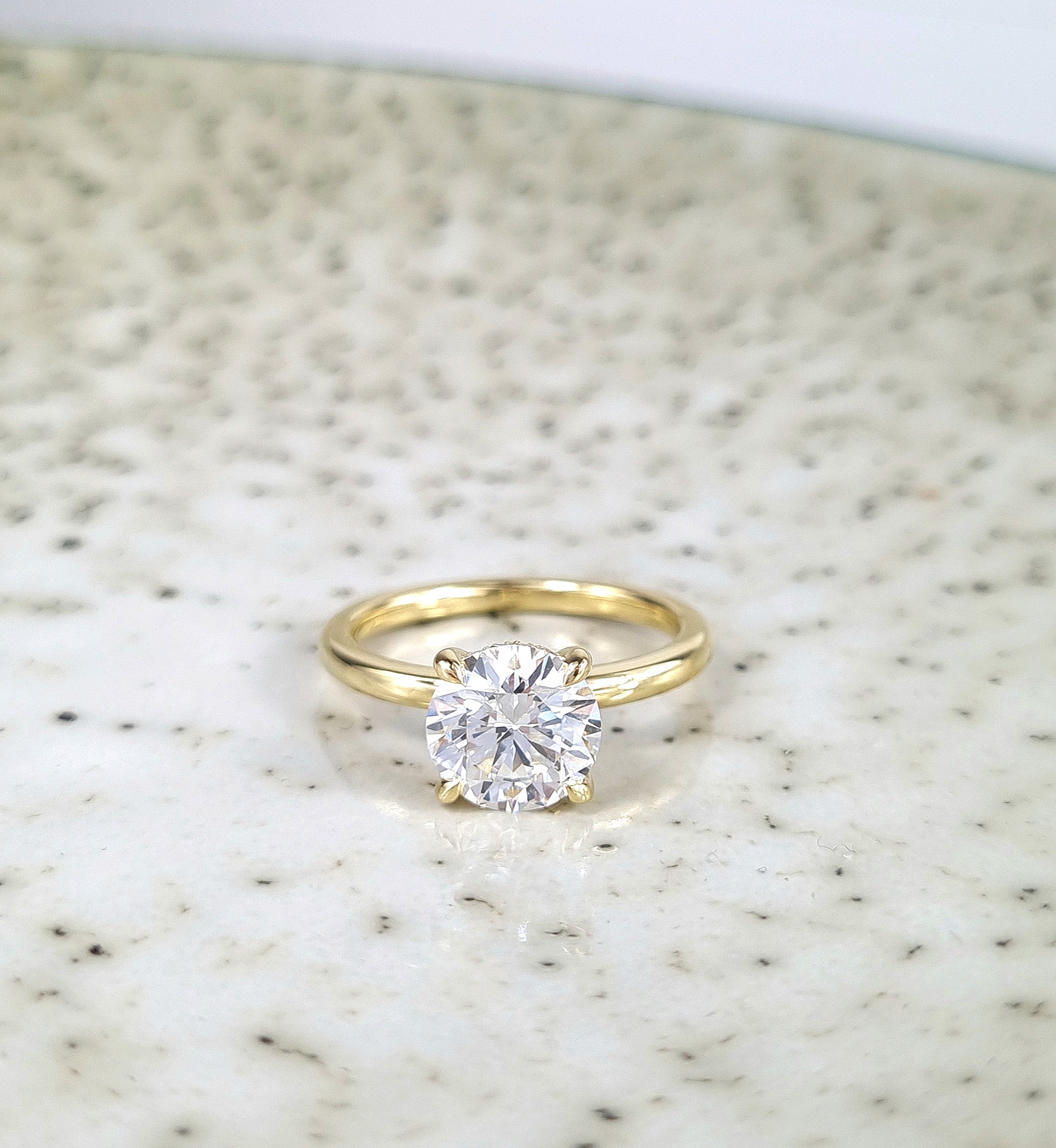 18ct Yellow Gold VERO Lab-Grown Round Brilliant cut Engagement ring, 2.01 centre