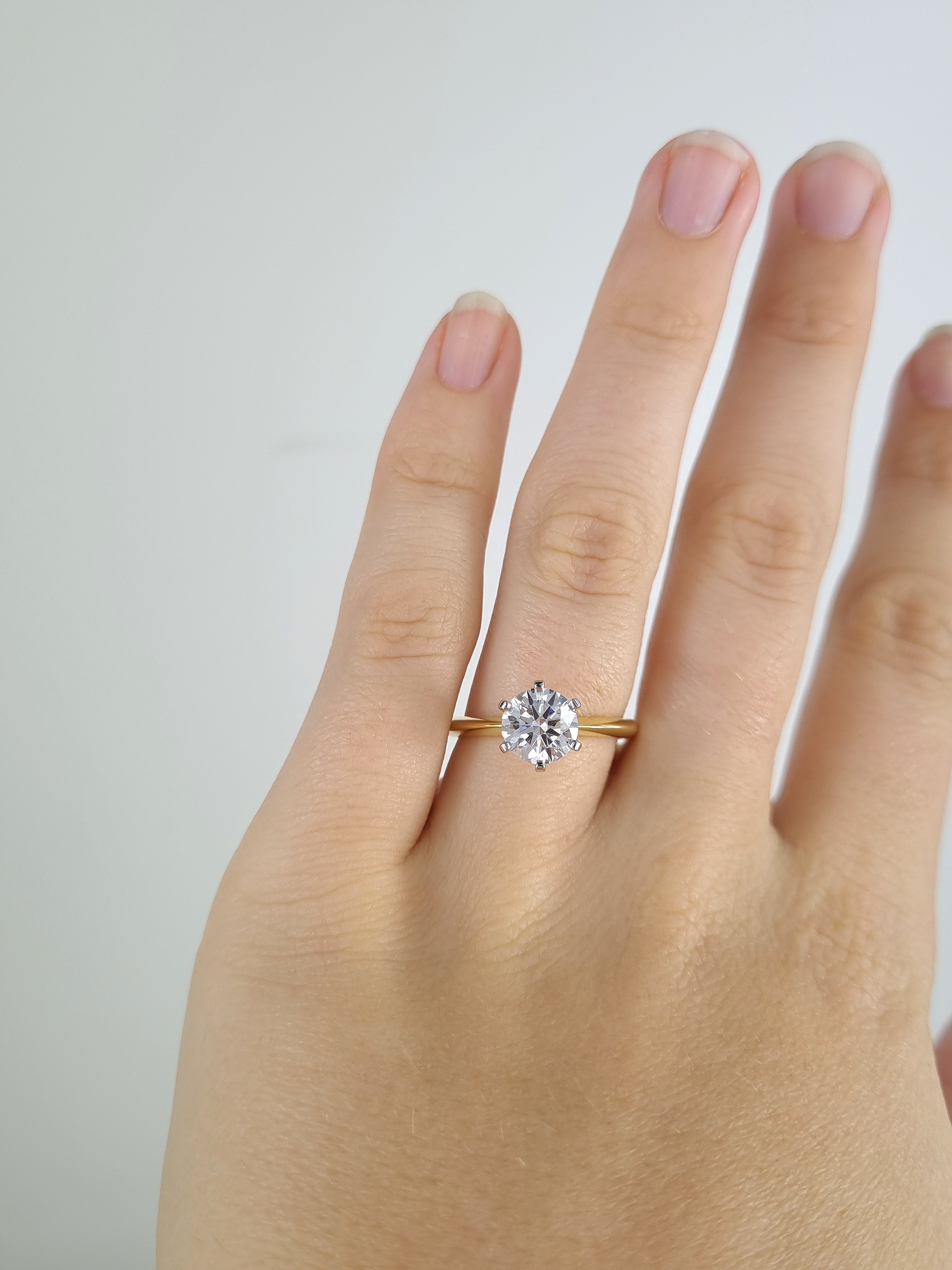 18ct Yellow and White Gold Lab-Grown Round Brilliant cut Engagement ring, 1.52ct centre